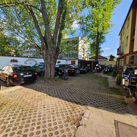 Hotel Adler Ceske Budejovice Exterior photo