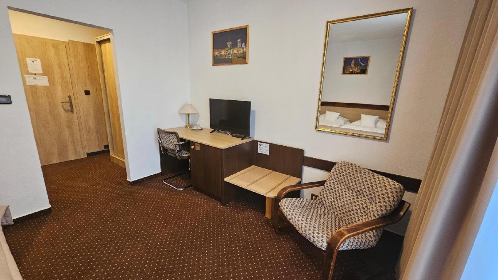 Hotel Adler Ceske Budejovice Exterior photo