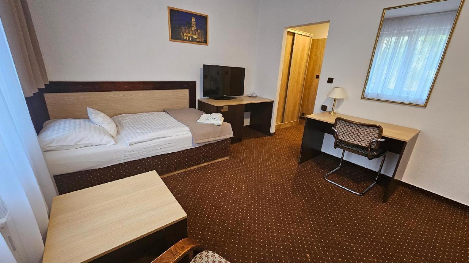 Hotel Adler Ceske Budejovice Exterior photo