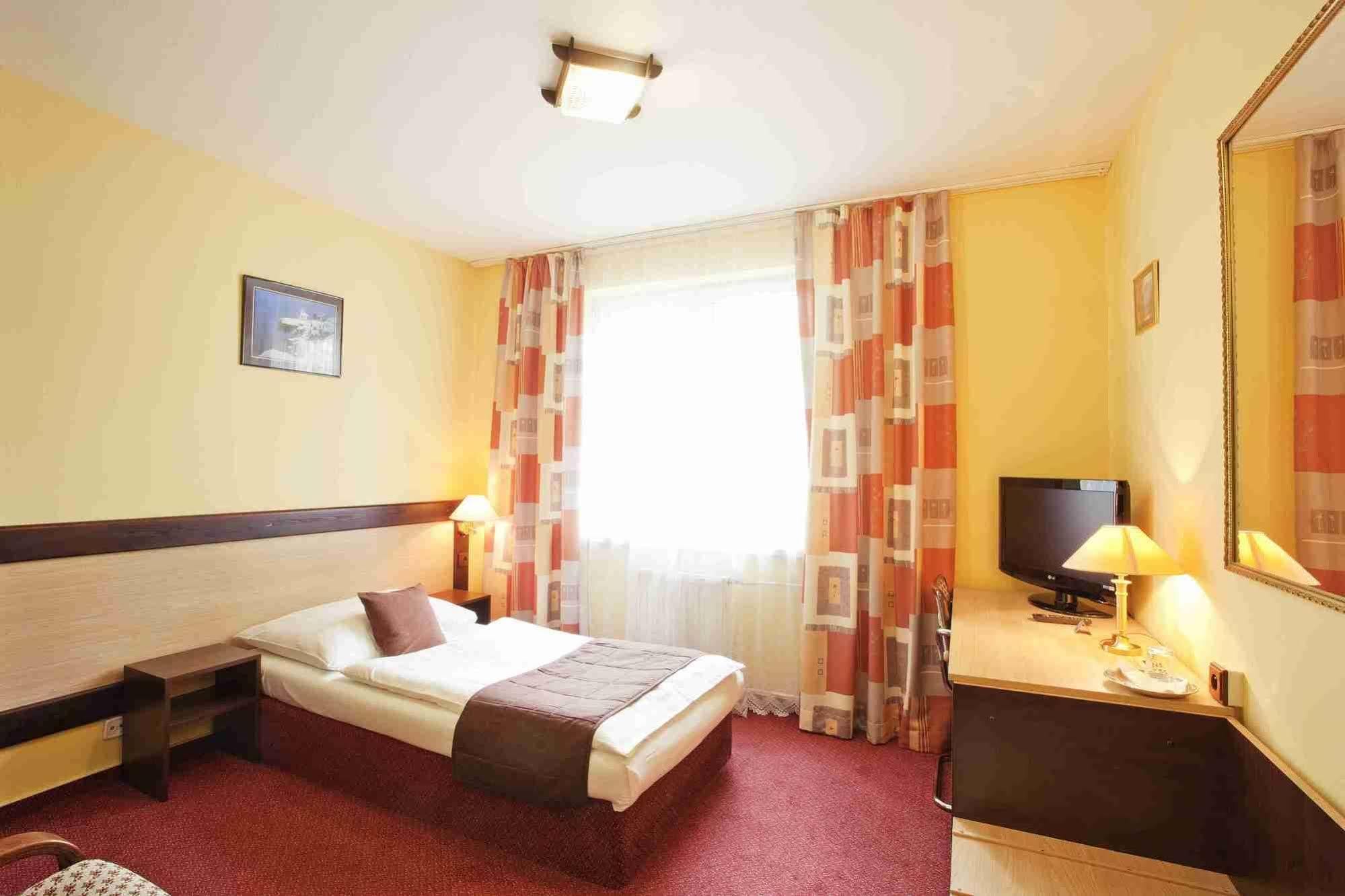 Hotel Adler Ceske Budejovice Exterior photo