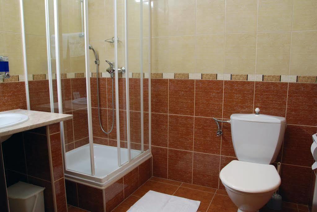 Hotel Adler Ceske Budejovice Exterior photo