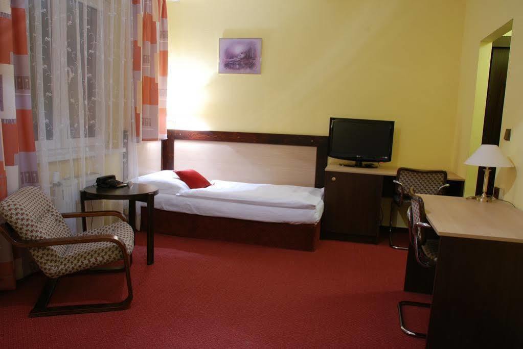 Hotel Adler Ceske Budejovice Exterior photo
