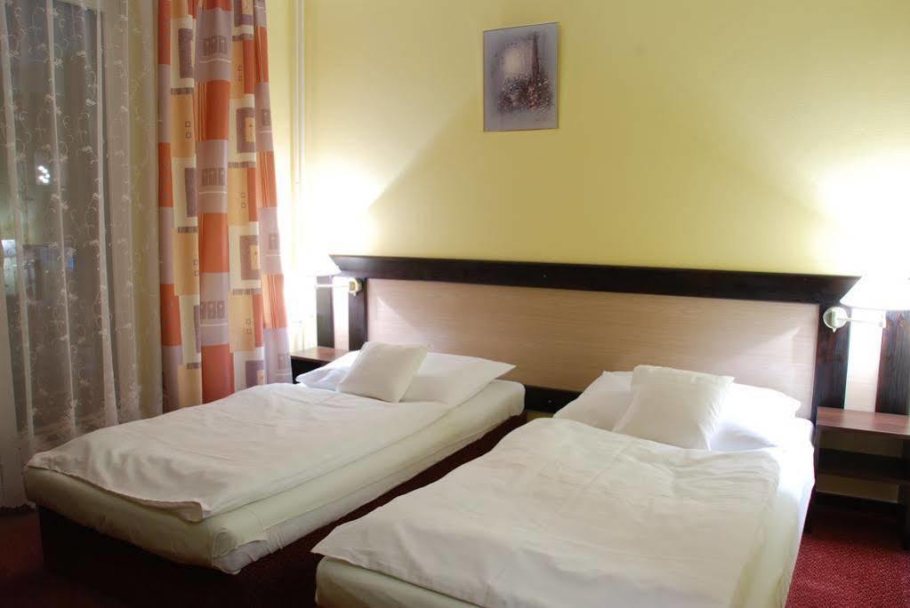 Hotel Adler Ceske Budejovice Exterior photo