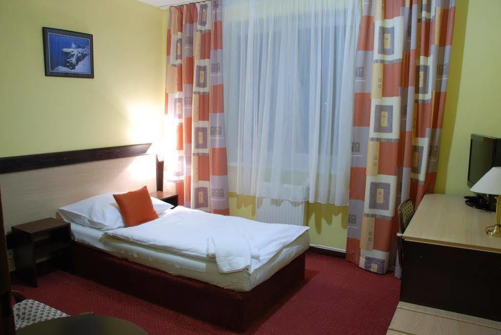Hotel Adler Ceske Budejovice Exterior photo
