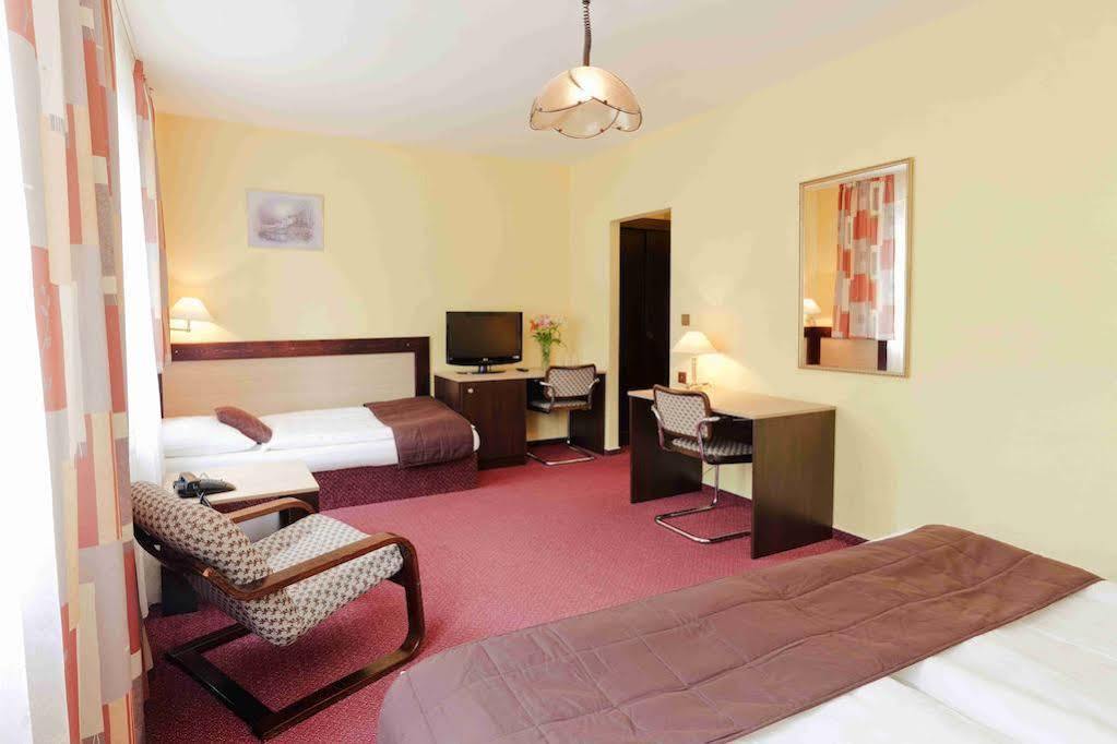 Hotel Adler Ceske Budejovice Exterior photo