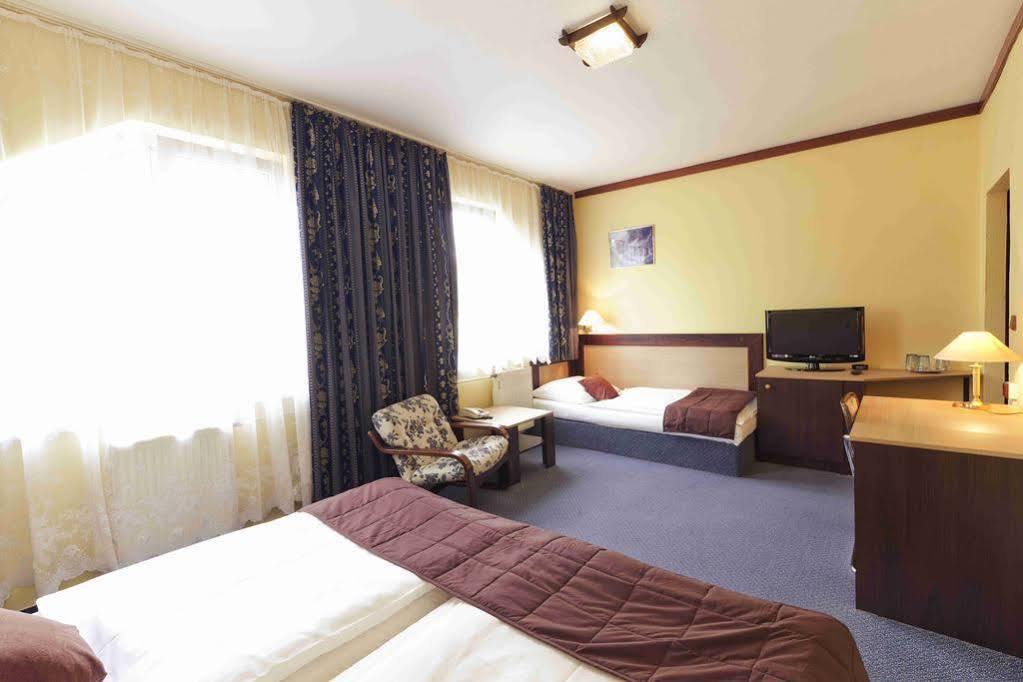 Hotel Adler Ceske Budejovice Exterior photo