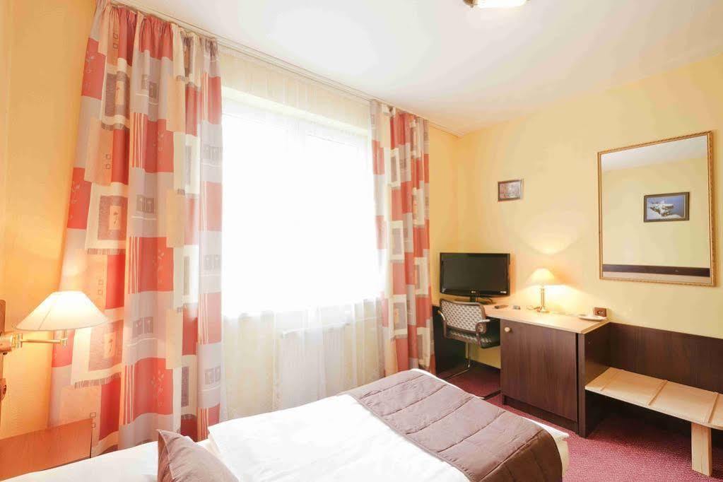 Hotel Adler Ceske Budejovice Exterior photo